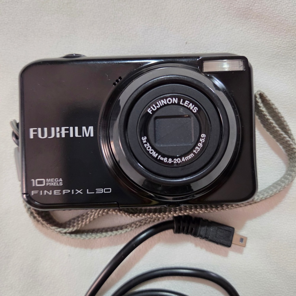Fujifilm FinePix L30 Digital Camera Black 10MP 3x Zoom Compact Point and Shoot